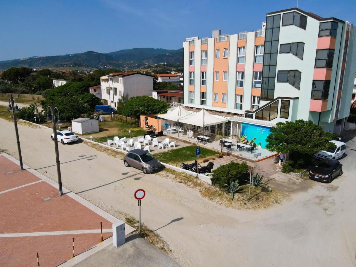 Hotel Rivabella Даволи Экстерьер фото